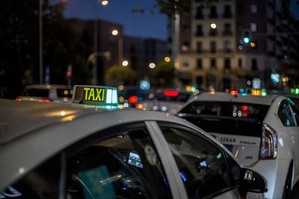Taxi pour la féria de Nîmes : la solution pratique pour vos déplacements